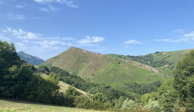 Apartment in the Basque Country-Mountain view