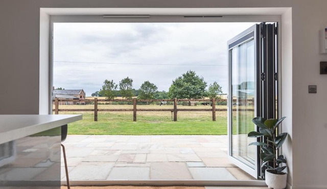 Apartment in the Countryside with Hot Tub