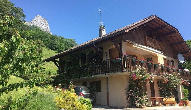 Apartment in the mountains and near Lake Annecy