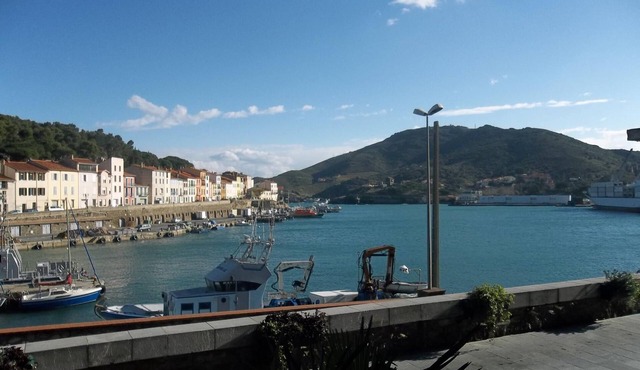 Apartment in the heart of Port-Vendres, 3 bedrooms, sleeps 6, well equipped.