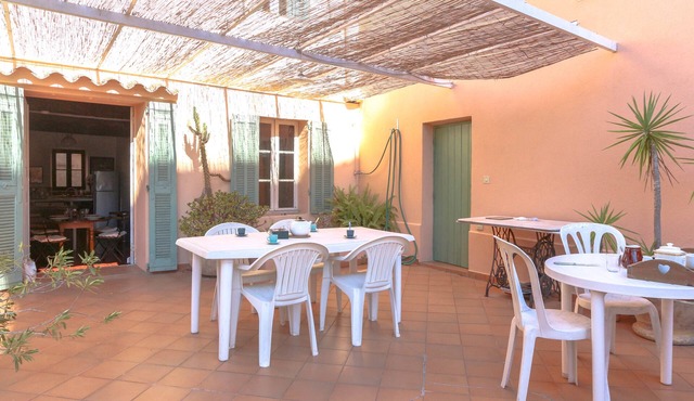 Apartment in the heart of Le Cannet with AC, TERRACE, BENAKEY