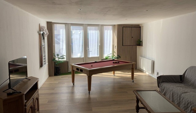 Apartment in the heart of the village!