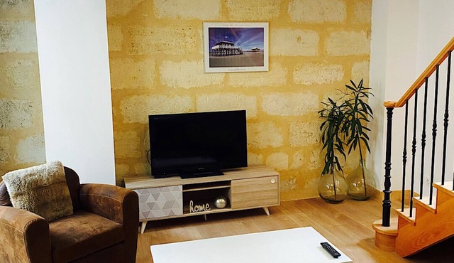 Apartment in the heart of the Chartrons near the quays