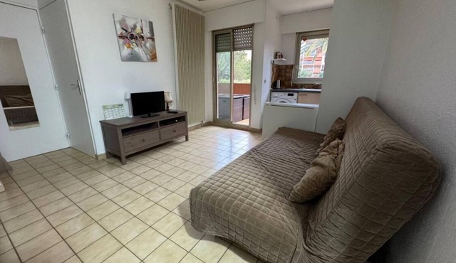 Apartment in the heart of Hyères Les Palmiers - Swimming pool and Tennis court