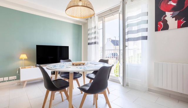 Apartment in the 'La Montagne' Residence 300 m from the Beach with Sea View