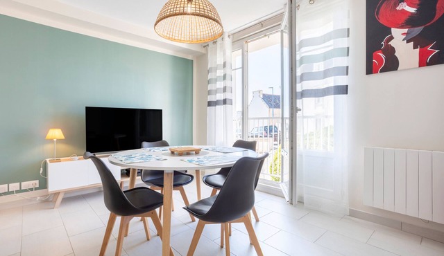 Apartment in the 'La Montagne' Residence 300 m from the Beach with Sea View