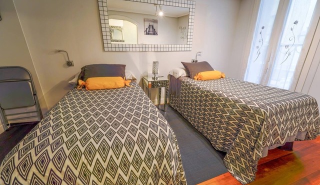 Apartment in the old town of San Sebastian. Registration N: 01166