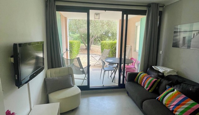 Apartment in the parks of grimaud