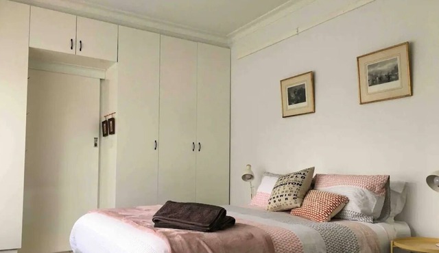 Apartment in Thornbury. Close to High St