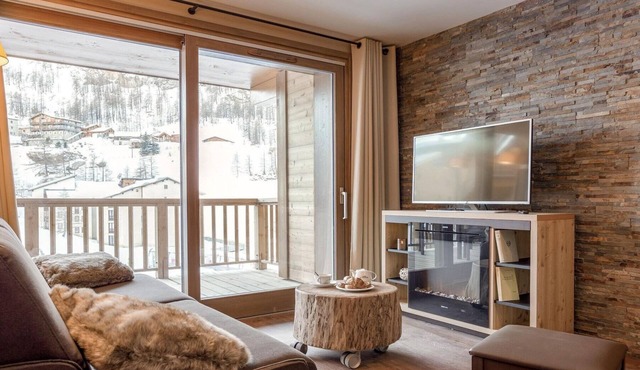 Apartment in Tignes with Spa and Pool