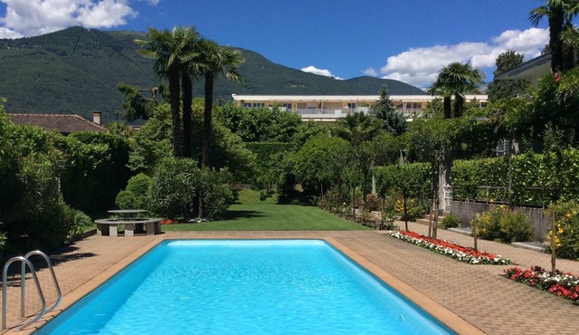 Apartment in top location in Ascona with outdoor pool, near the golf and beach