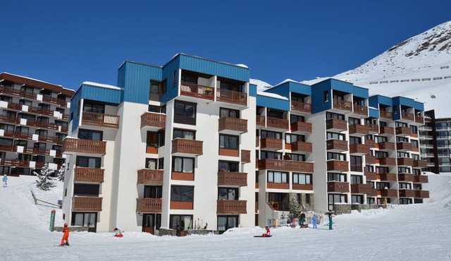 Apartment in VAL THORENS from 2 to 6 people ski on foot 50 m from ESF