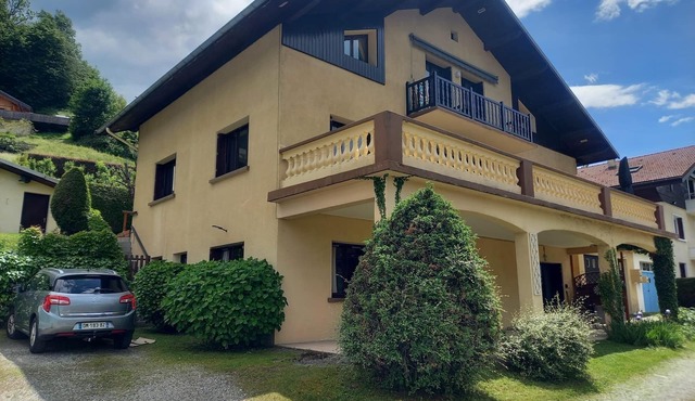 Apartment in villa, close to hiking trails and resorts.