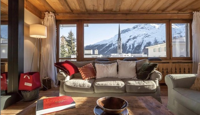 Apartment in villa in the heart of Sankt Moritz-Dorf