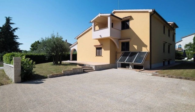 Apartment in Villa Irena with large terrace in Poreč