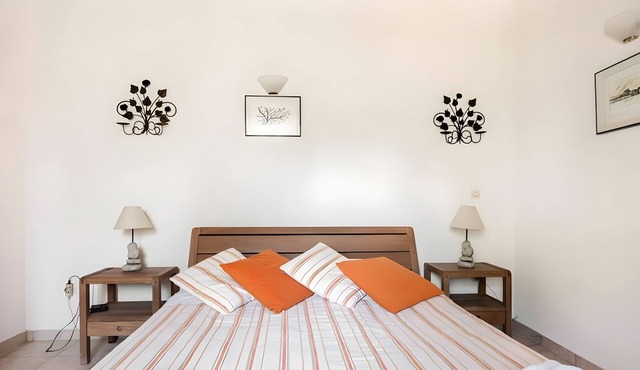 Apartment 'Iris One-Bedroom Bungalow' with Shared Pool, Wi-Fi and Air Conditioning