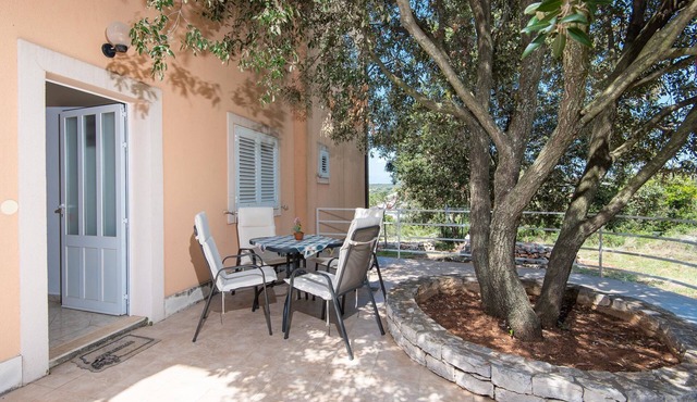 Apartment Ivona (35247-A1) - Loviste