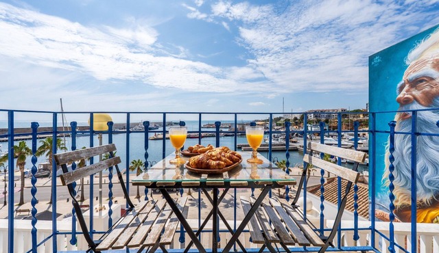 Apartment 'Jb' with Sea Views, Wi-Fi and Air Conditioning