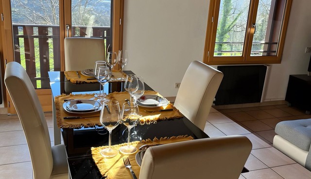 Apartment 'Joli T3 À La Montagne' with Mountain View, Shared Garden and Balcony