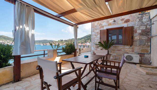 Apartment 'Kymothoi' with Sea View, Wi-Fi and Air Conditioning