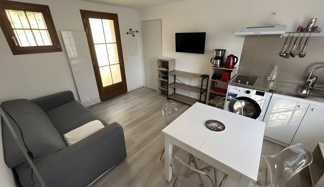 Apartment 'L'arrieulat 2' with Mountain View, Shared Terrace and Shared Garden