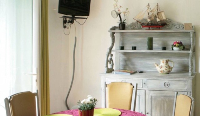 Apartment 'L'avocette' with Shared Pool, Shared Terrace and Wi-Fi