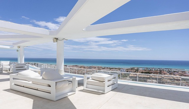 Apartment 'Lopimar Playa Canet' with Sea View, Wi-Fi and Air Conditioning