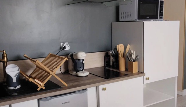 Apartment 'L'escapade Lacustre 2 Proche Plage' with Mountain View, Shared Garden and Wi-Fi