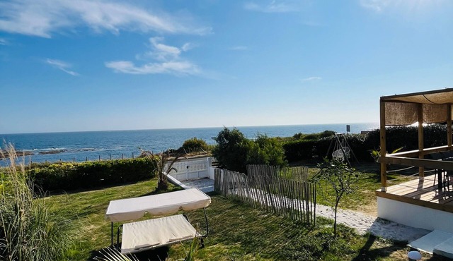 Apartment 'Les Sables Pailletés 10p' with Sea View, Private Terrace and Wi-Fi