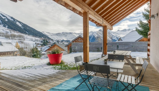 Apartment 'L'escargot' with Mountain View, Private Terrace and Wi-Fi