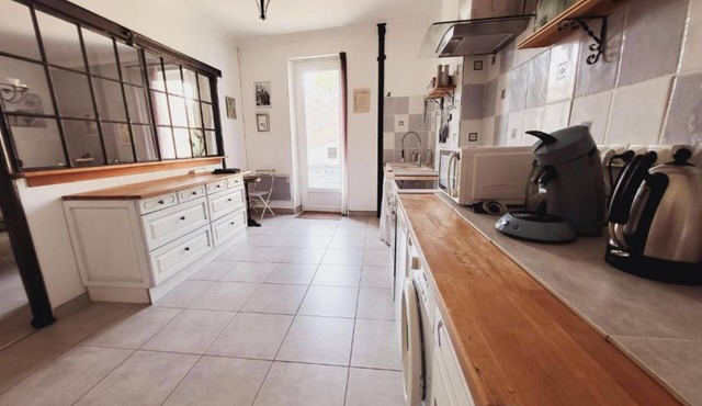 Apartment 'L'hirondelle' with Balcony and Wi-Fi