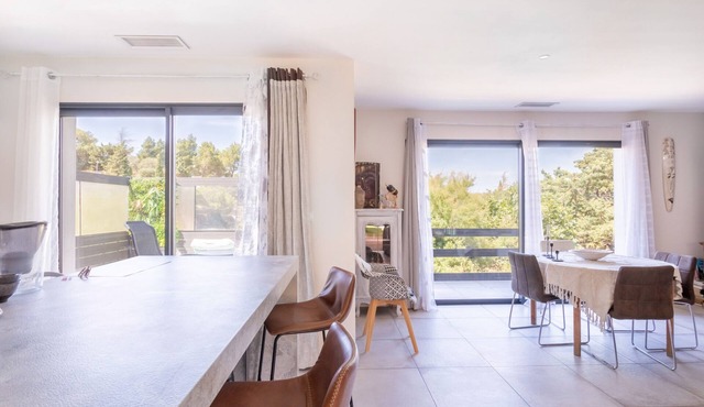 Apartment 'L'occitane' with Shared Terrace, Shared Garden and Wi-Fi