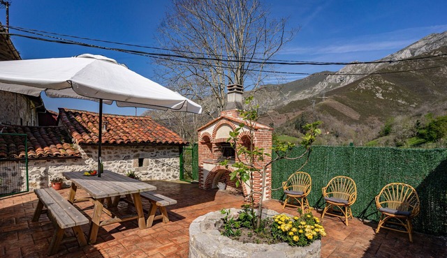 Apartment 'La Breval' with Mountain View, Private Terrace and Private Garden