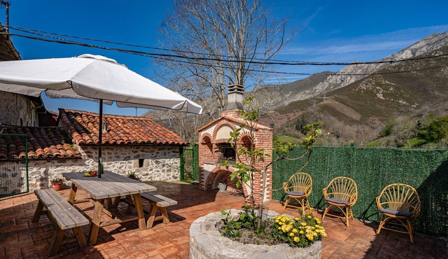 Apartment 'La Breval' with Mountain View, Private Terrace and Private Garden
