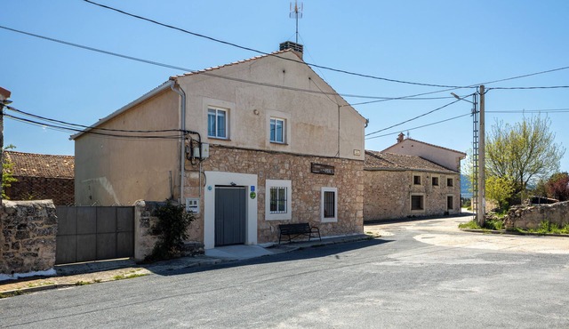 Apartment 'La Casa De Mis Padres 2' with Mountain View, Private Terrace and Wi-Fi