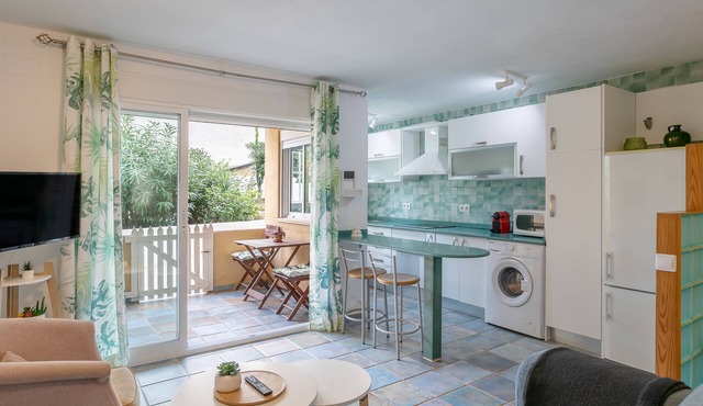 Apartment "La Casita del Faro" with Sea View, Terrace & Wi-Fi