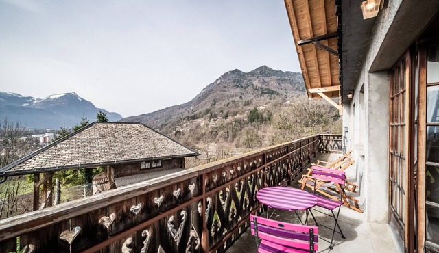 Apartment 'La Ferme De 1876' with Mountain View, Shared Garden and Wi-Fi