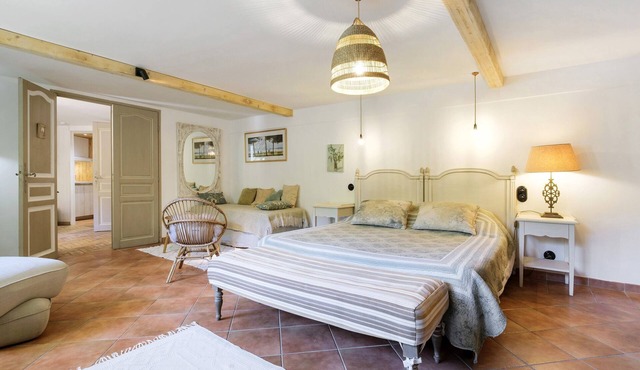 Apartment 'La Suite Du Jardin Du Clos Stemarie' with Sea View, Wi-Fi and Air Conditioning