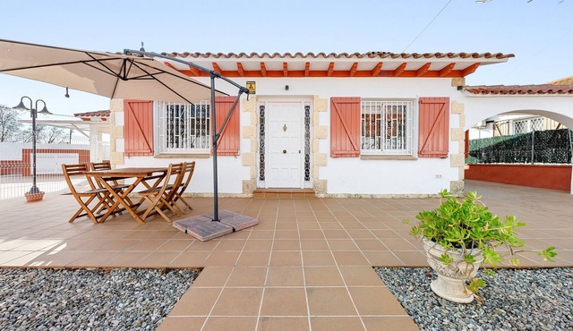 Apartment 'La Lola' with Private Terrace, Wi-Fi and Air Conditioning