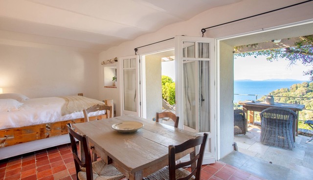 Apartment "La Maison de Constance" with Sea View, Terraces & Wi-Fi