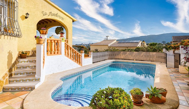 Apartment "La Mandarina" with Mountain View, Pool, Wi-Fi, A/C & Terrace
