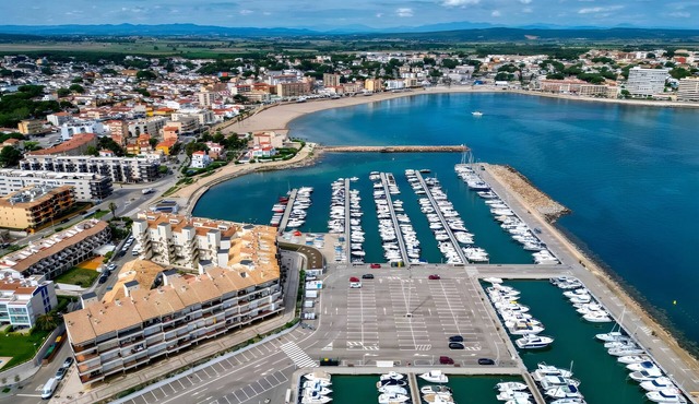 Apartment 'La Ona' with Sea View, Wi-Fi and Air Conditioning