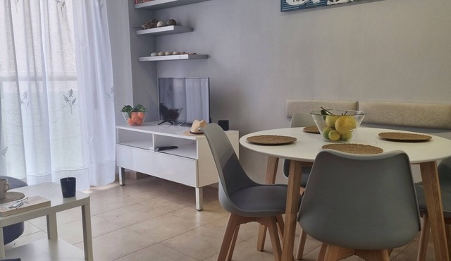 Apartment 'La Pausa' with Balcony, Wi-Fi and Air Conditioning