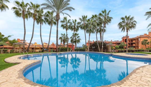 Apartment 'La Reserva' with Sea View, Wi-Fi and Air Conditioning
