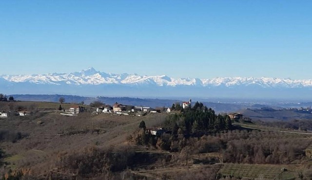 Apartment 'La Seconda Terrazza Di Benevello' with Mountain View, Wi-Fi and Air Conditioning in Benevello