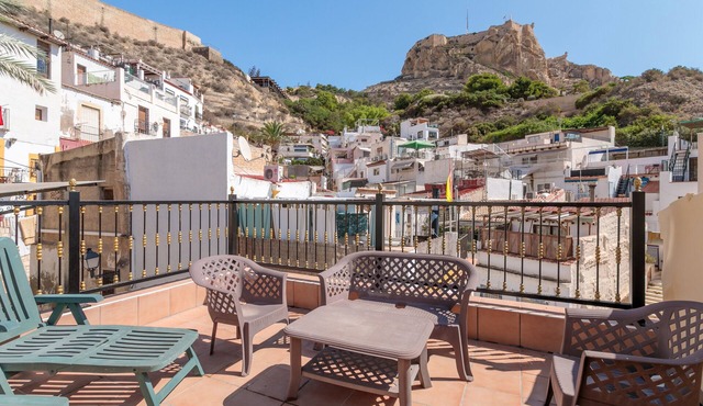 Apartment 'La Torre' with Wi-Fi and Air Conditioning