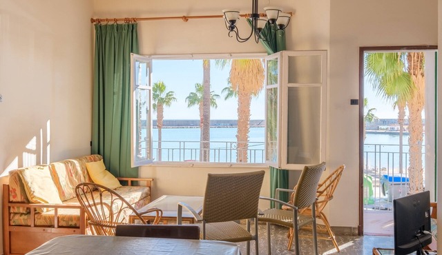 Apartment Las Palmeras 2 with Sea View & Terrace
