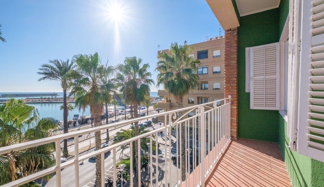 Apartment 'Las Palmeras 3' with Sea View, Private Terrace and Balcony