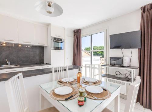 Apartment Le Belvédère - V3 207 by Interhome