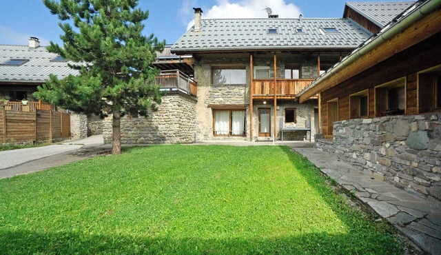 Apartment 'Le Duplex' with Mountain View, Private Terrace and Wi-Fi